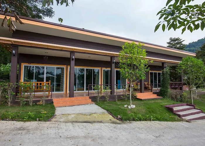 Tanihill 3* สวนผึ้ง