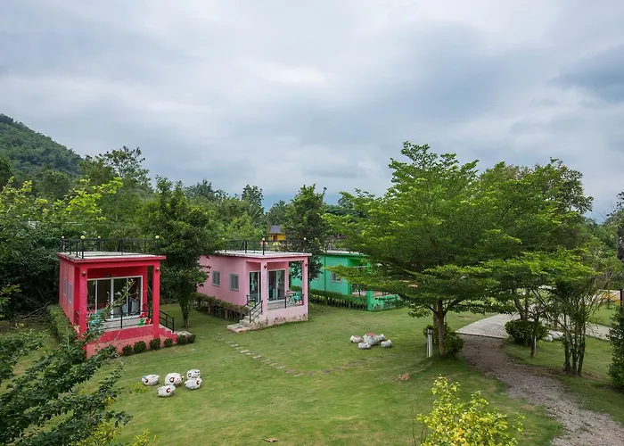 รีสอร์ท Tanihill 3*